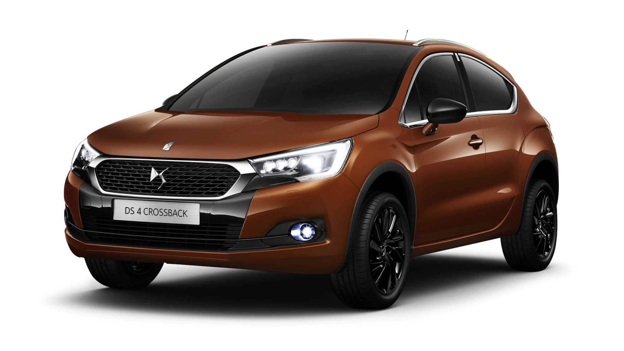 NEW DS 4」「DS 4 CROSSBACK」を発売開始 SUVタイプと４ドアクーペ